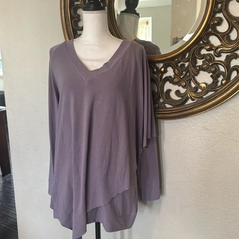 Amazing lavender Soft Surroundings asymmetrical layering tunic EUC - Picture 3 of 14